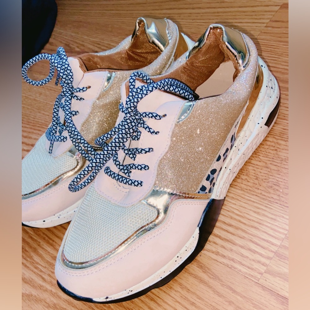 7.5 fashion sneakers!